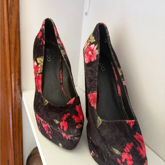 Aldo Black Velvet Heels - Picture 3 of 3